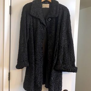 Women’s large black Fur Coat. No tears.